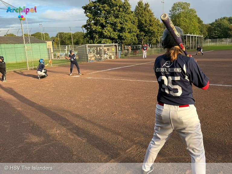 Combinatieteam softbal boekt ruime overwinning in Dordrecht
