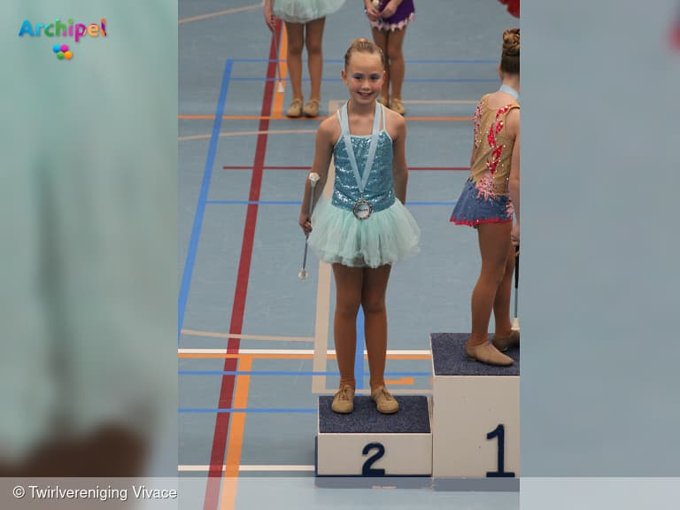 Succes voor Vivace op twirlwedstrijd: solisten en teams winnen prijzen