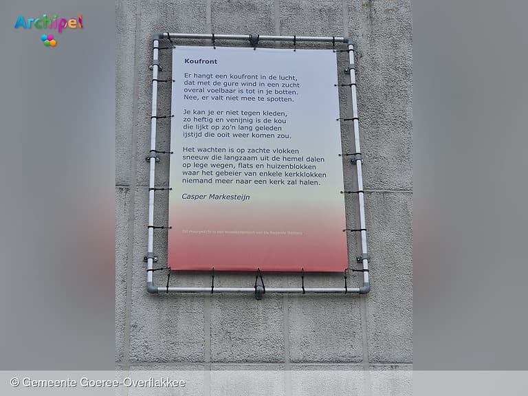Nieuw gedicht op gemeentehuis zet aan tot nadenken