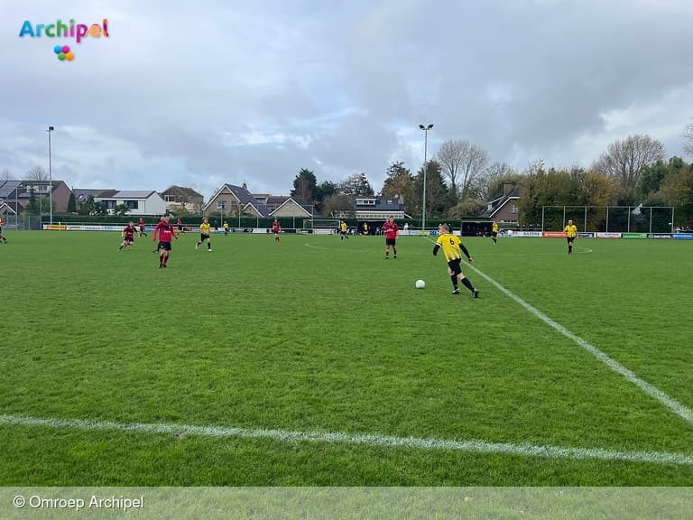 Herkingen pakt in slotfase de winst in beladen derby tegen OFB