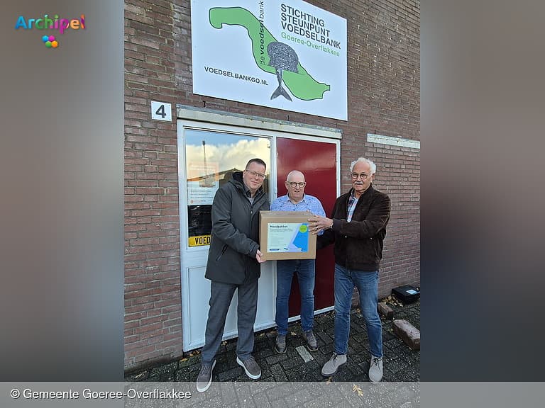 Noodpakketten voor de Voedselbank Goeree-Overflakkee