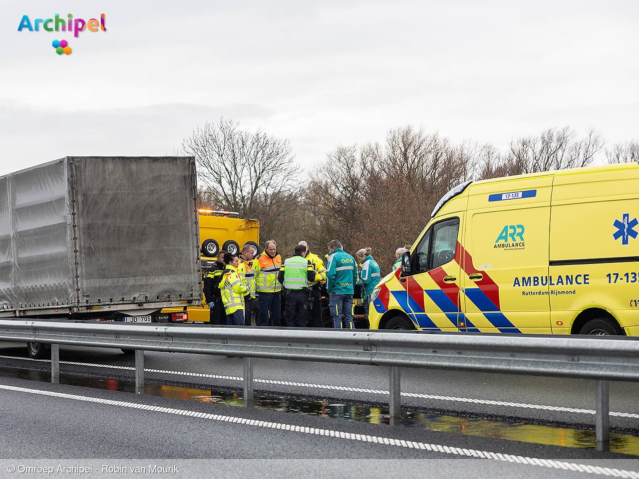 Persoon overleden na aanrijding met vrachtwagen op de N59
