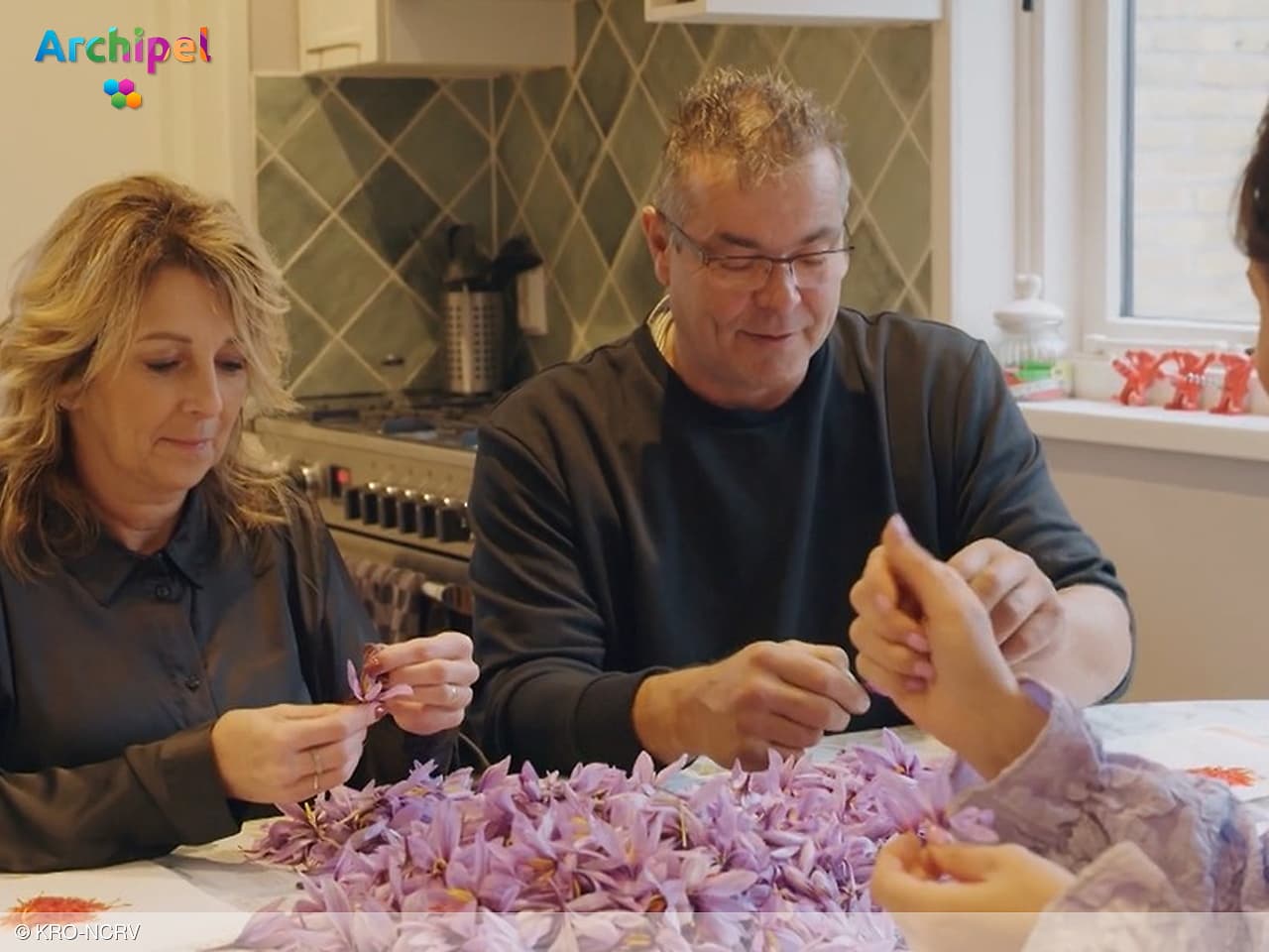Koppel uit Oude-Tonge plukt jaarlijks 100.000 bloemen met de hand