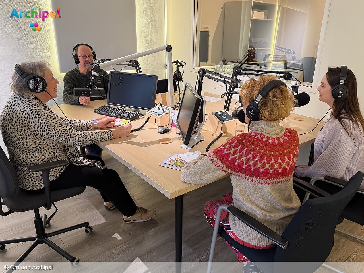 Podcast Eilandkunst: De Reizende Dichters brengen poëzie naar buiten