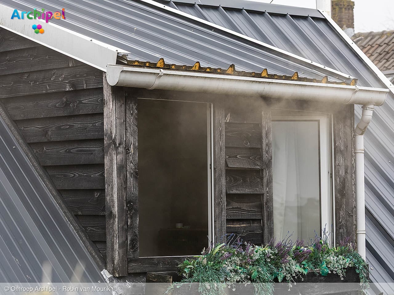 Brandweer ingezet bij woning vol rook in Herkingen