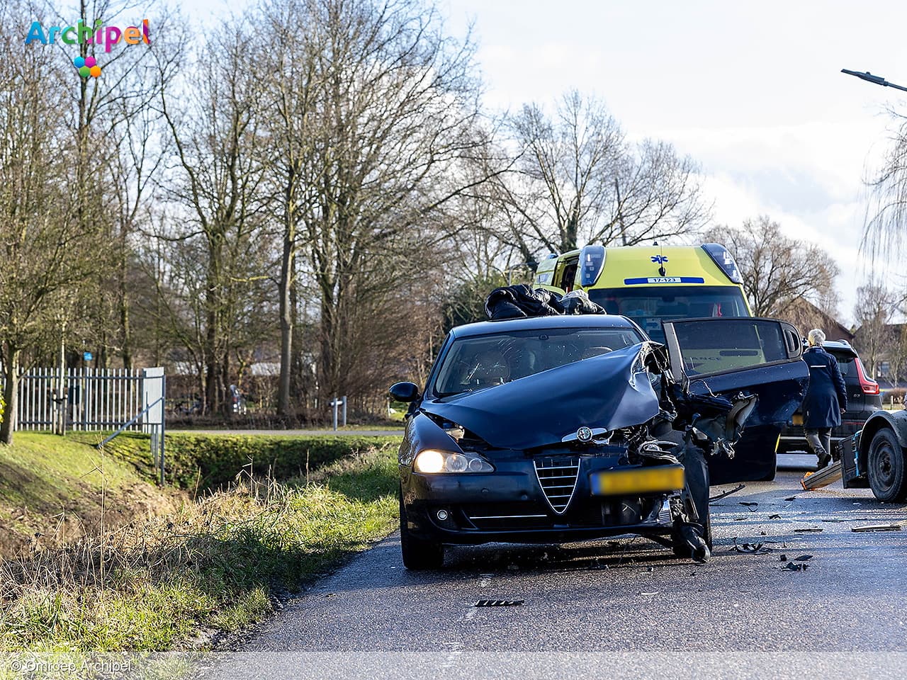 Aanhanger schiet los en veroorzaakt aanrijding