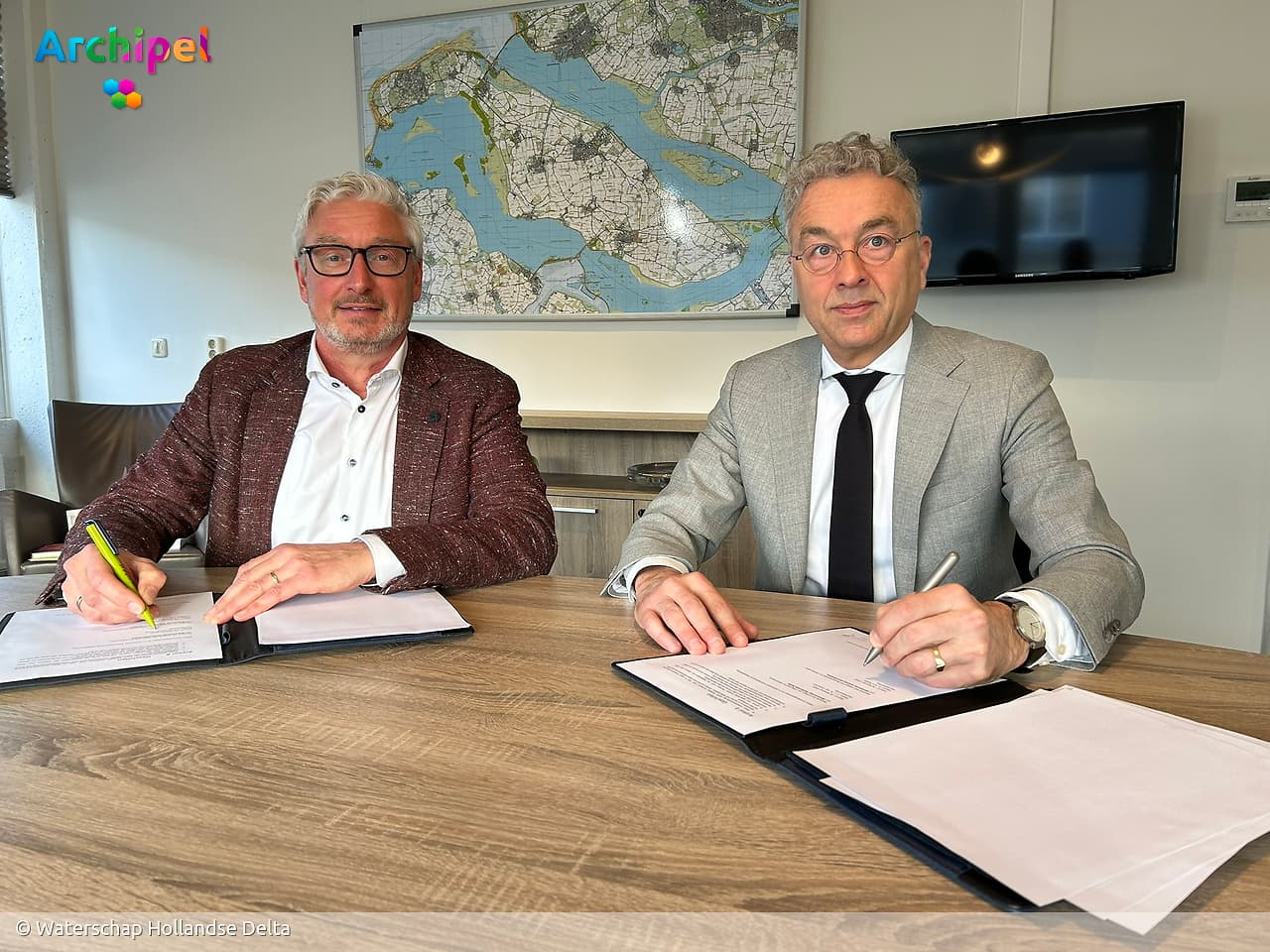 Het waterschap en de gemeente onderzoeken overdracht van wegen
