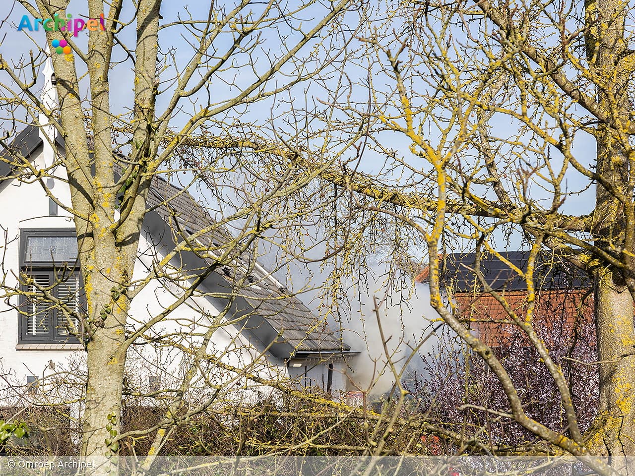 Brandweer rukt uit voor woningbrand in Dirksland