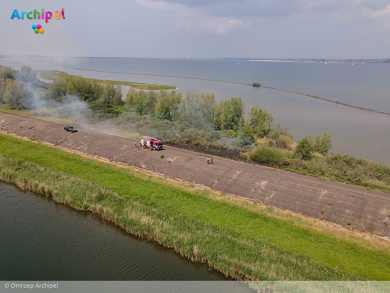 Meerdere brandweereenheden ingezet bij natuurbrand in buitengebied Dirksland