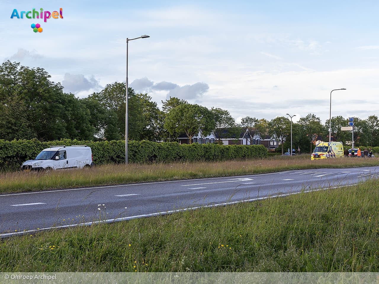 Fietsster gewond na aanrijding met bestelauto op N215