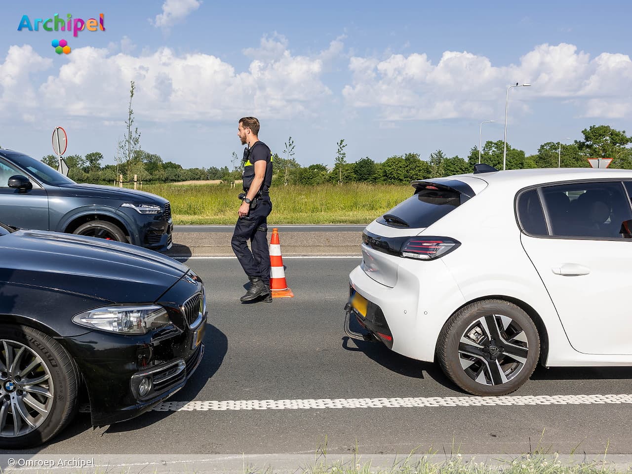 Botsing tussen drie auto's bij kruising N215 en N498