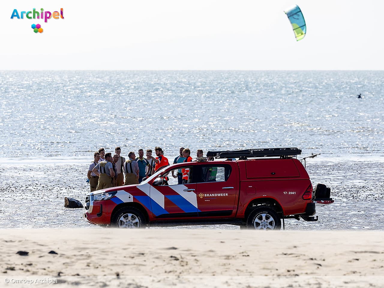 Persoon uit water gehaald en overleden op strand Brouwersdam
