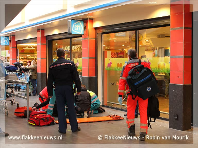 Kind valt van hoogte in winkelcentrum Oude-Tonge