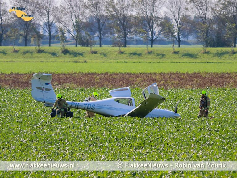 Sportvliegtuigje maakt noodlanding bij Den Bommel