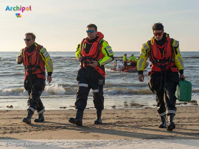 Multidisciplinaire oefening op strand Ouddorp
