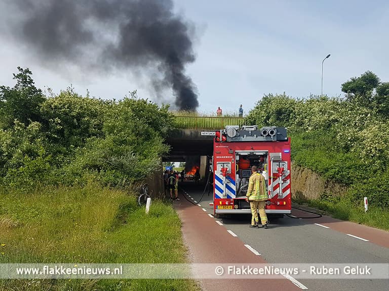 Brand op parallelweg Hellegatsplein