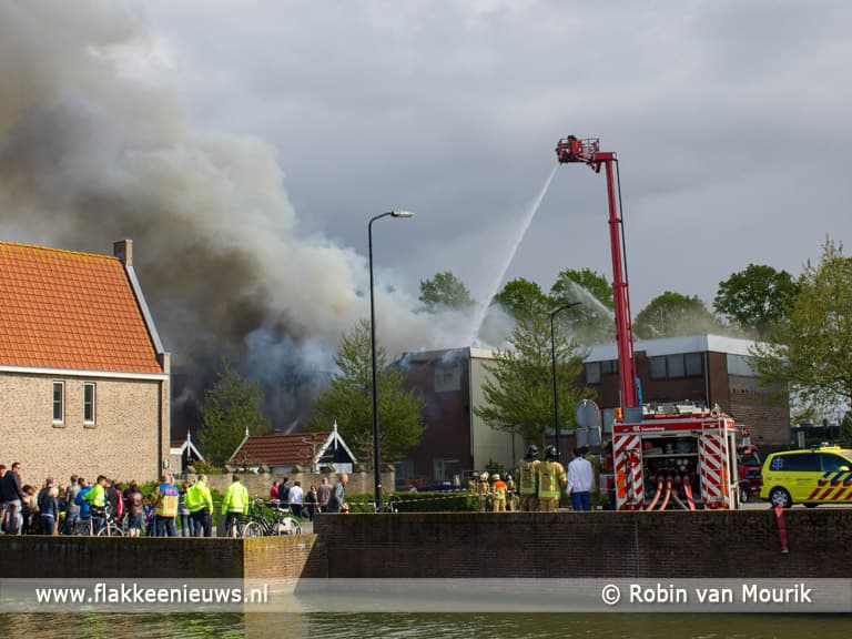 Winkelpand in brand op d'n Diek