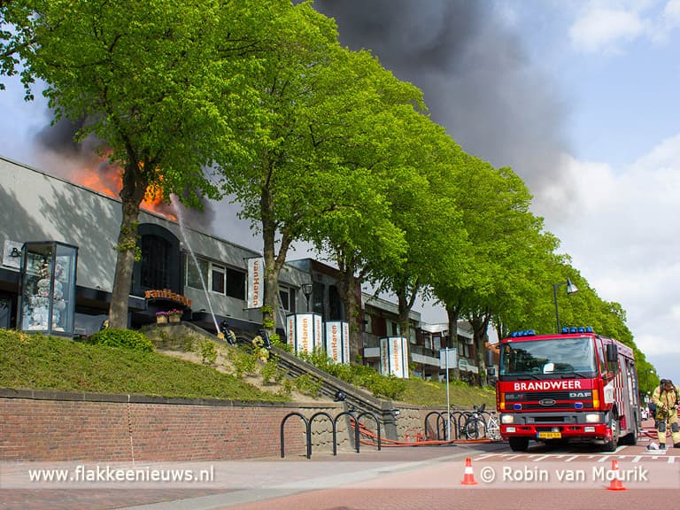 Winkelpand in brand op d'n Diek