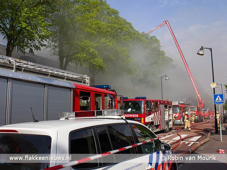 Winkelpand in brand op d'n Diek