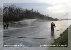 Brandweer helpt ijsclub uit de brand