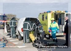 Slachtoffer uit auto geknipt na kop-staart aanrijding