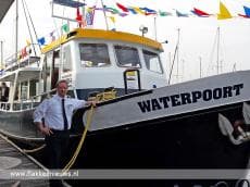 Start vaarseizoen pont op het Volkerak