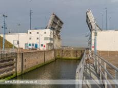 Hinder door renovatie puntdeuren Goereese sluis