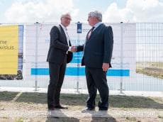 Officiële oplevering Flakkeese Spuisluis in de Grevelingendam