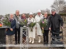 Feestelijke eerste paal Nul op de Meter woningen