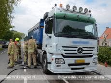Brandweer rukt uit voor vrachtautobrand