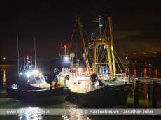 Brand op kotter voor de kust van Stellendam