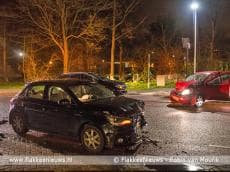 Twee auto's in botsing op de Koningin Julianaweg