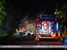 Auto vliegt in brand bij ongeval Middelharnis