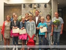 Deelnemers van het project De Reiskoffer ontvangen certificaat