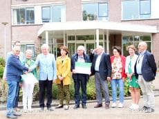 Cheque voor Van Weel-Bethesda Ziekenhuis en hospice Calando