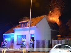 Brand in woning, stoffelijk overschot aangetroffen