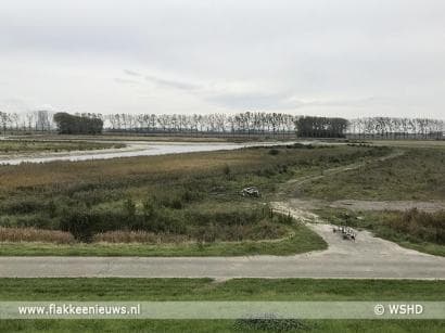 Proef om sterkte van dijken met een zandondergrond te testen