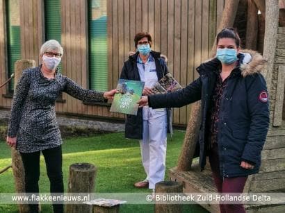 Bibliotheek schenkt prentenboek van het jaar aan Van Weel-Bethesda Ziekenhuis