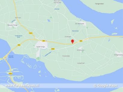 Hulpdiensten rukken uit voor voertuig te water