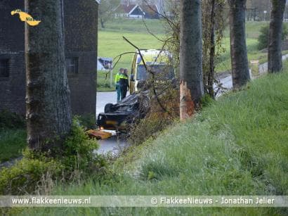 Bestuurder gewond na eenzijdig ongeval op Westdijk