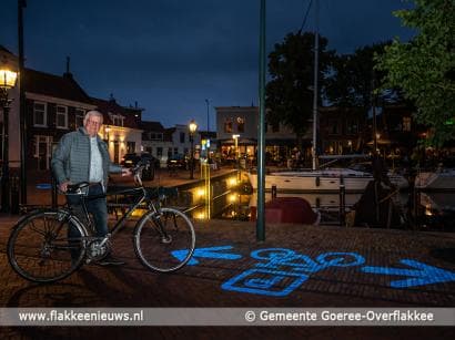 Pop-upfietsenstalling met lichtprojectie bij haven Middelharnis
