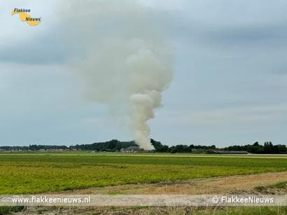 Grote brand in polder tussen Stellendam en Goedereede