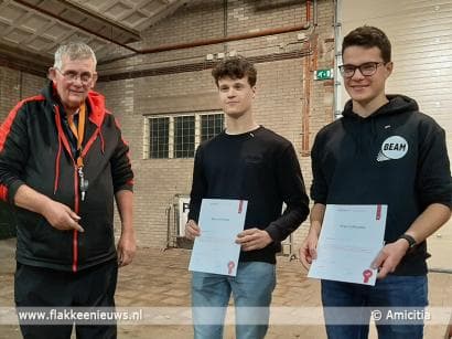 Twee jeugdige jubilarissen 12,5 jaar lid van Amicitia