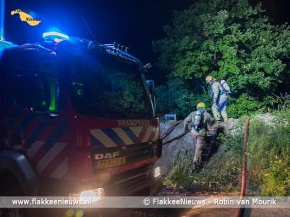 Brandstichting verwoest schuur in Den Bommel