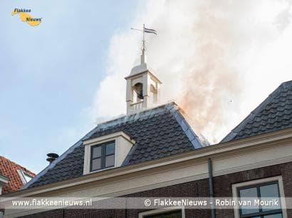 Uitslaande brand monumentaal pand Sommelsdijk