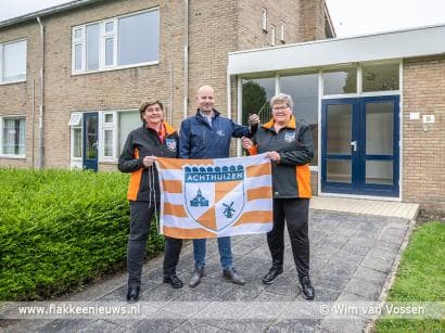 Dorpsraad ontvangt sleutel voor de huiskamer van Achthuizen