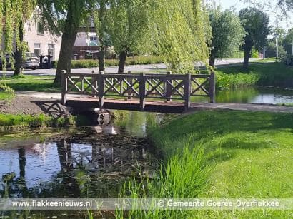 Gemeente vervangt voetgangersbrug Dirksland op duurzame wijze