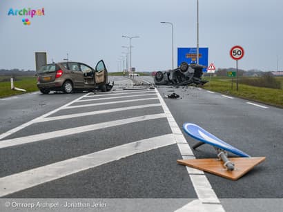 Frontale botsing op N57 bij Brouwersdam