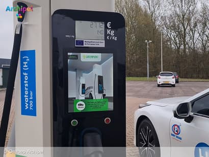 Waterstof tankstation bij Oude-Tonge feestelijk geopend