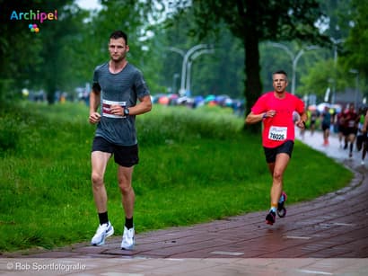 Nieuwe lichting atleten van AV Flakkee schitteren op eerste Track Meeting